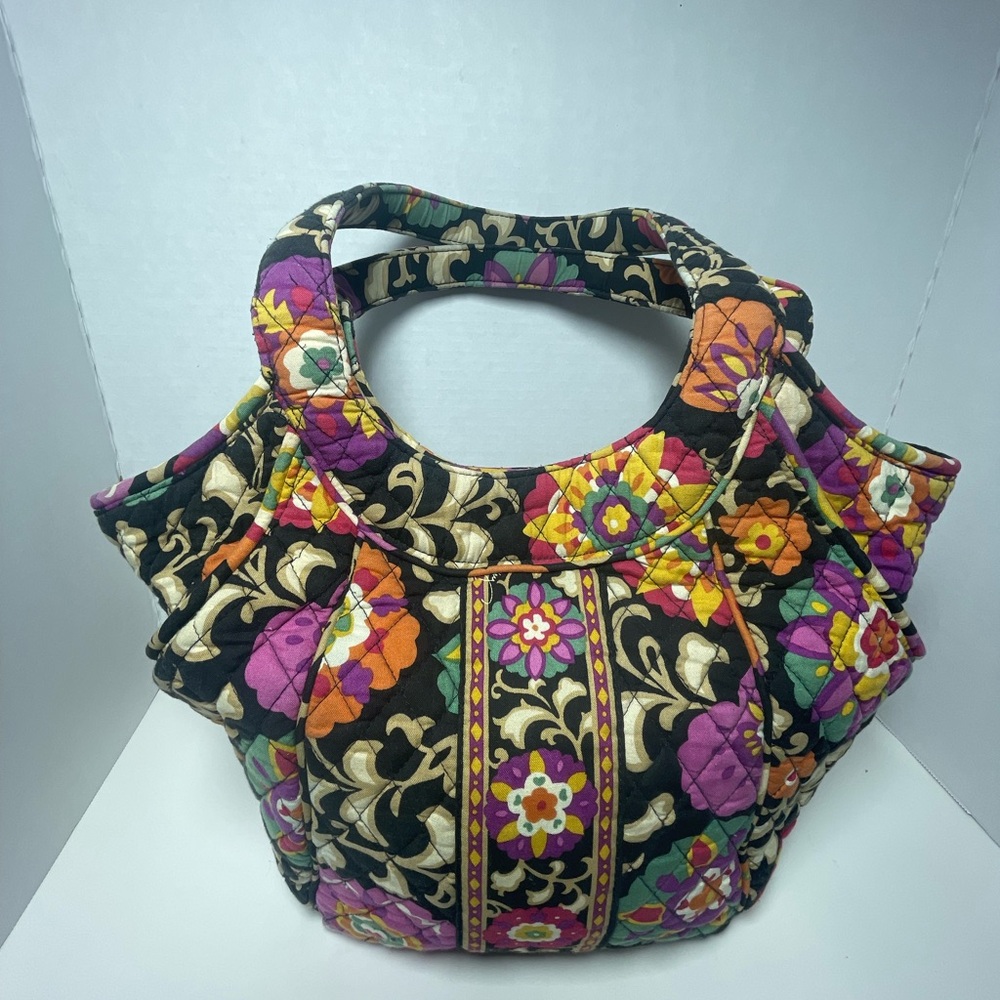 Medium Bag Vera Bradley, Suzano Pattern, Magnet Closure Interior Pocket Purse